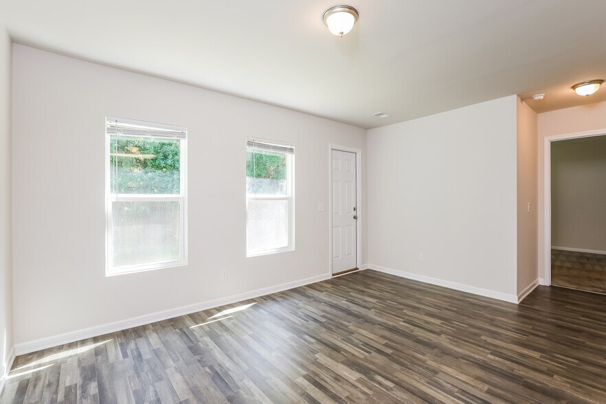 Building Photo - 208 Saddle Brooke Trce