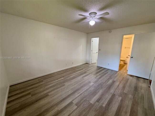 Building Photo - 110 Gardens Dr