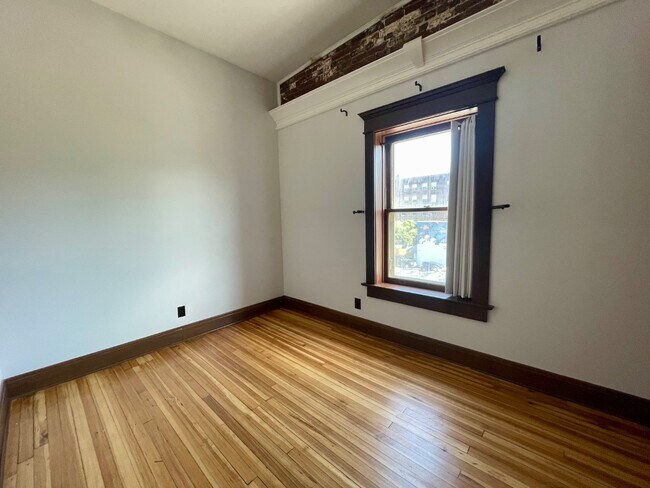 Building Photo - 801 N Pennsylvania St
