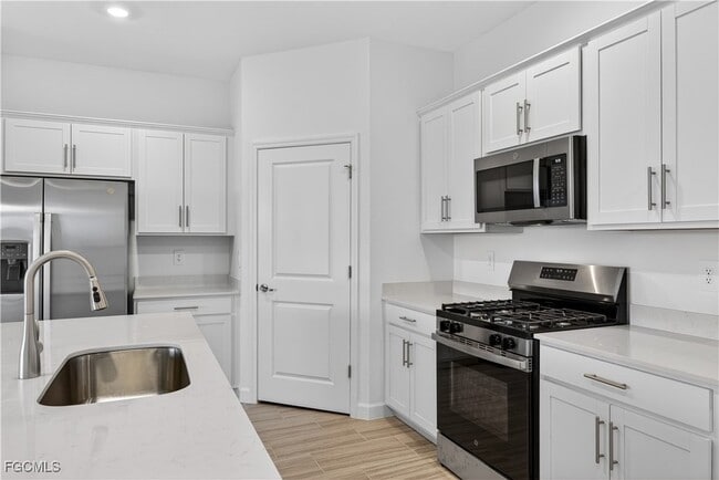 Building Photo - 15015 Bluewater Rd