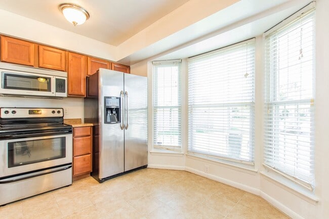 Building Photo - Your Dream Home in Virginia Beach Awaits!