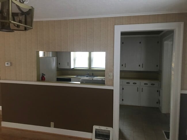 Building Photo - 116 Burlington Ave