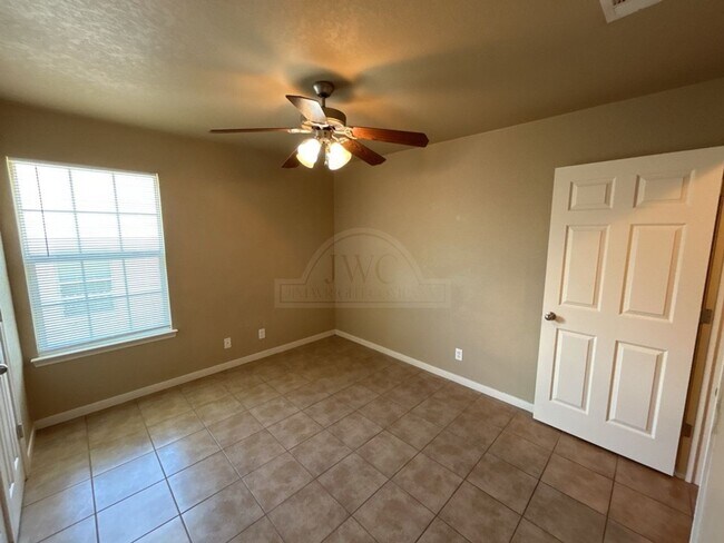 Building Photo - 1305 Powder River Dr