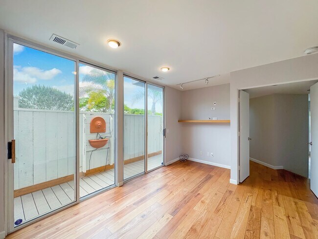 Building Photo - Stunning 3B/3BA House in Del Mar!