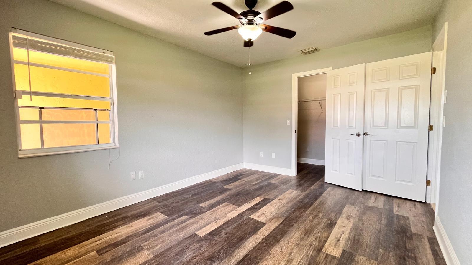 Building Photo - 11535 Sanderling Dr