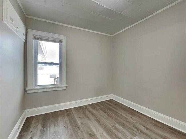 Building Photo - 3223 N Aldrich Ave