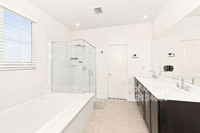 Building Photo - 233 Cold Crk Dr