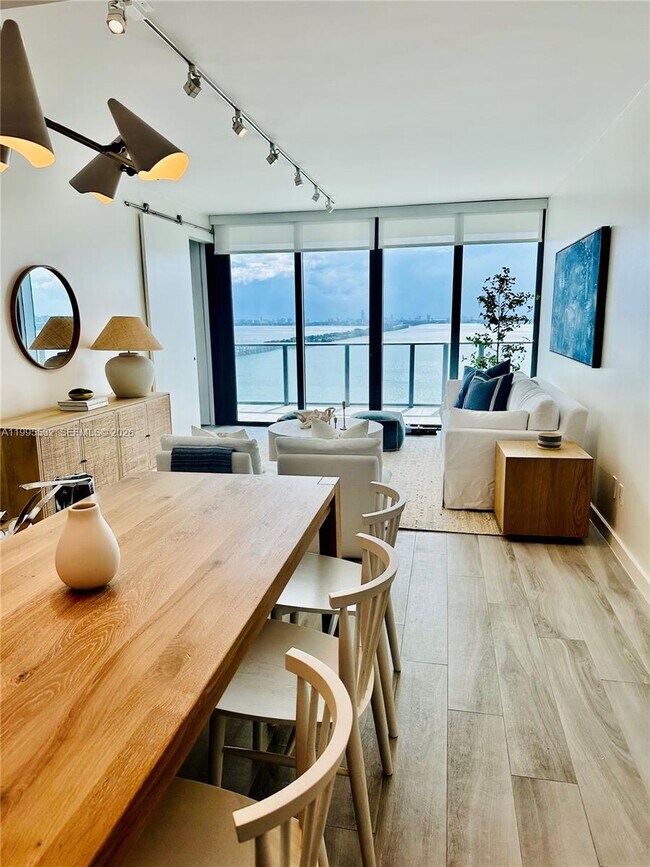 Building Photo - 3131 NE 7th Ave