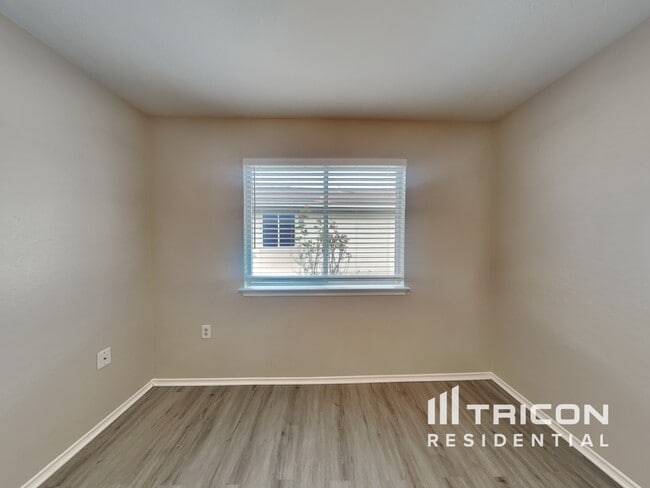 Building Photo - 12529 Sky Harbor Dr