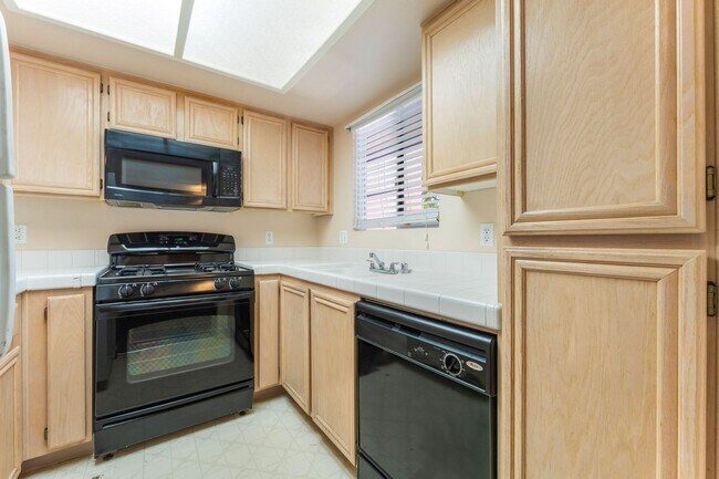 Building Photo - SPACIOUS CONDO!