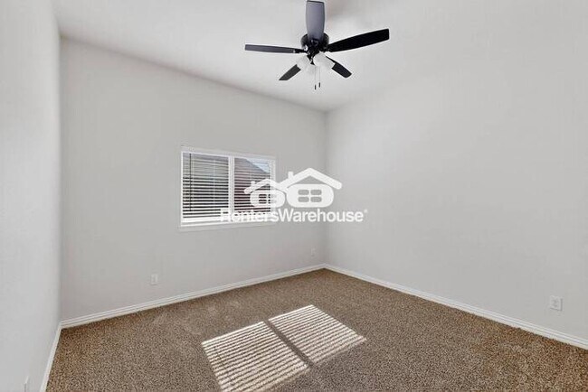 Building Photo - MOVE IN READY - 4BED/3BATH - LITTLE ELM, T...