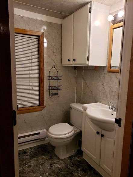 Building Photo - 72 90th Ave