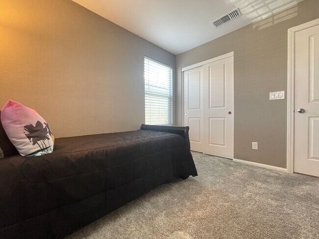 Building Photo - (Fully Furnished) 4 Bedroom + Loft,  3 Full Bath, Gated Community in SouthWest.