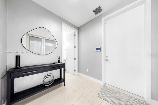 Building Photo - 817 NE 17th Way