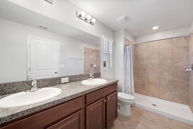 Building Photo - Like New TownHome For Rent in Touchstone!