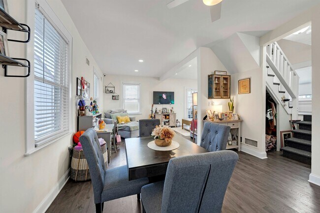 Building Photo - 632 Chase Ave