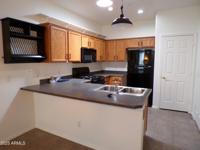 Building Photo - 1755 Oro Dr