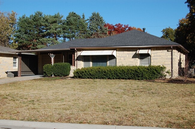 Building Photo - Solid stone ranch in south-central Lincoln!