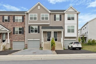 Building Photo - Available Immediately – 3 Bedroom / 2.5 Ba...