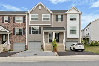 Building Photo - Available Immediately – 3 Bedroom / 2.5 Bath Townhome in Downingtown School District