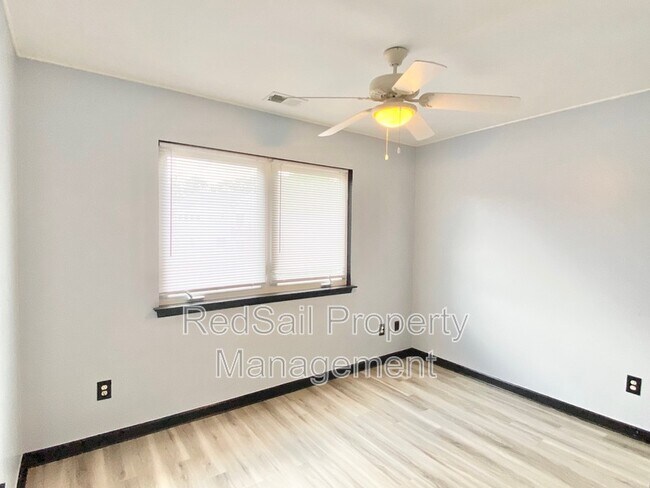 Building Photo - 256 R Hunts Neck Rd