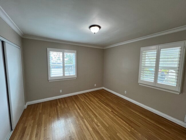 Building Photo - 167 E San Jose Ave