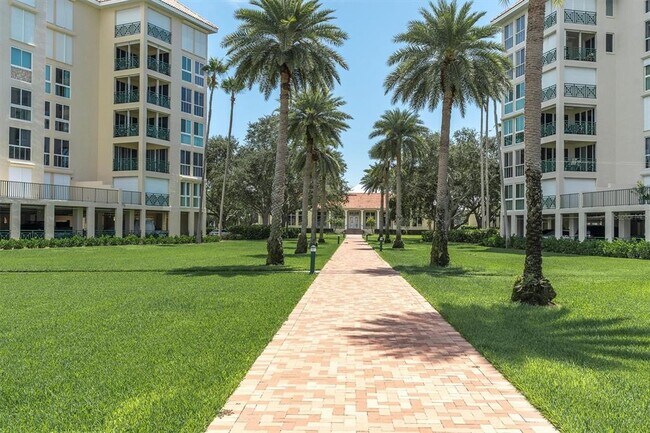 Building Photo - 4830 Osprey Dr S