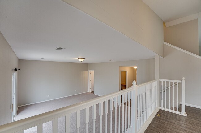 Building Photo - Spacious 3 bed, 2.5 bath home located in Wellington, CO