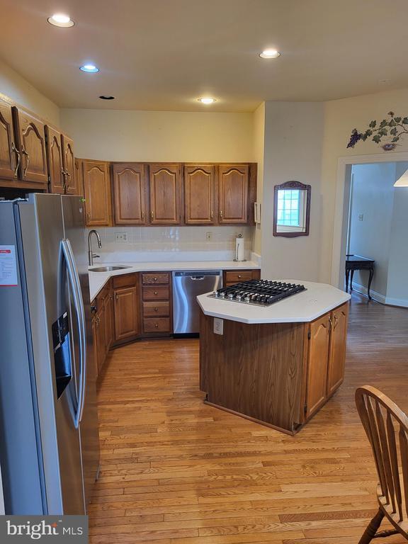 Building Photo - 185 Daylesford Blvd