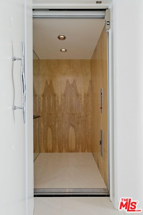 Building Photo - 27082 Malibu Cove Colony Dr