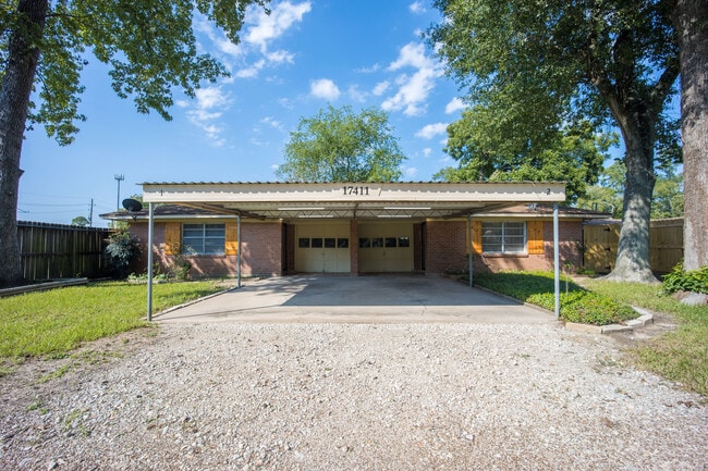 Primary Photo - 17411 Strack Dr E
