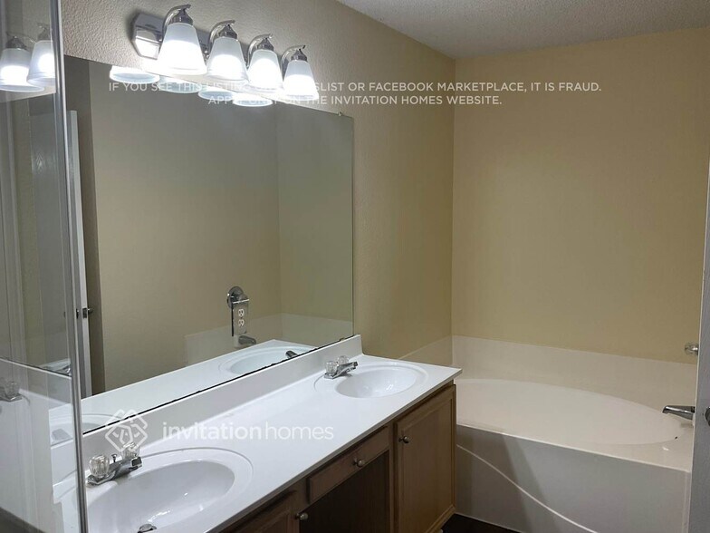 Building Photo - 6316 Fern Meadow Dr