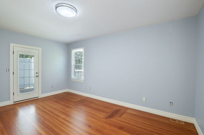 Building Photo - 66 Tucker Ln