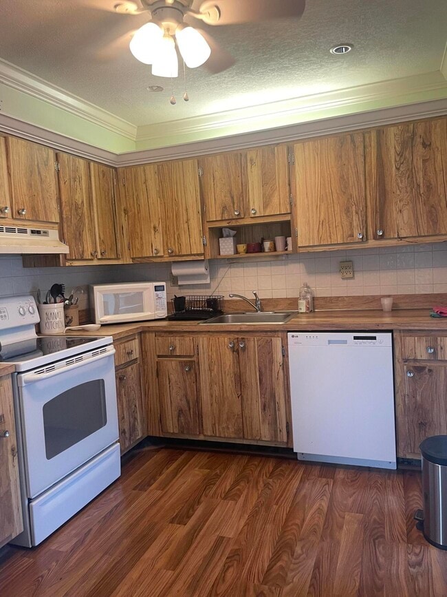 Building Photo - 523 Piedmont K