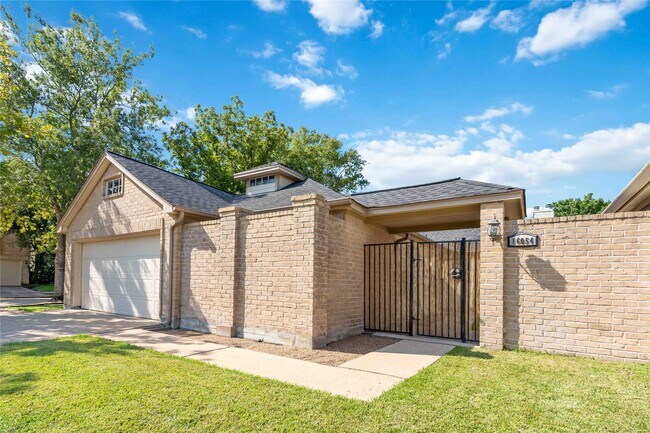 Building Photo - 16054 Hidden Acres Dr
