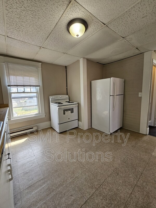 Building Photo - 702 Silver Ave