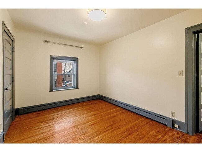 Building Photo - 2302 1/2 Blaisdell Ave