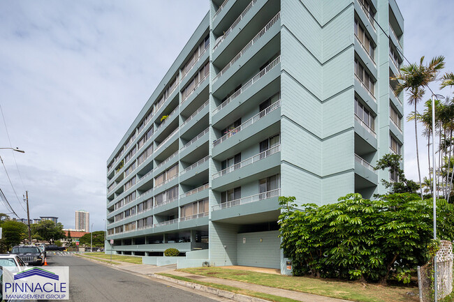 Building Photo - 1122 Elm St