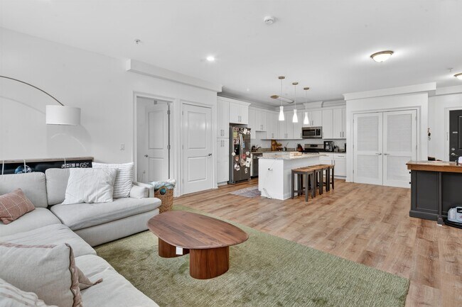 Building Photo - 140-136 36th St