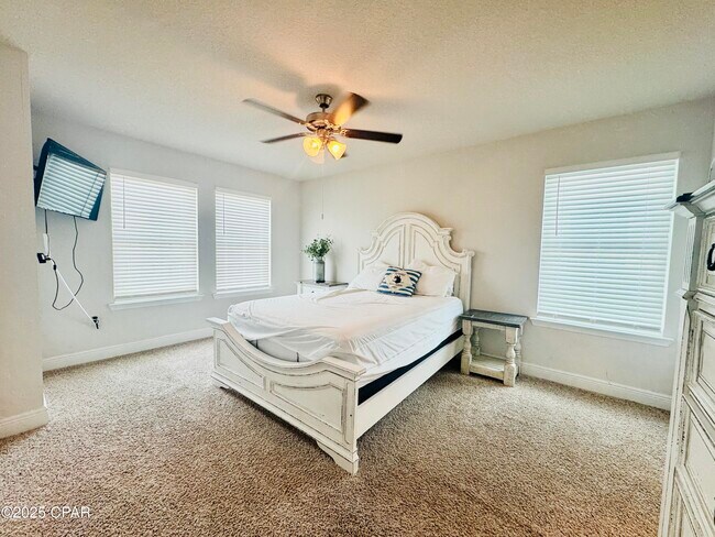 Building Photo - 7478 Shadow Lake Dr
