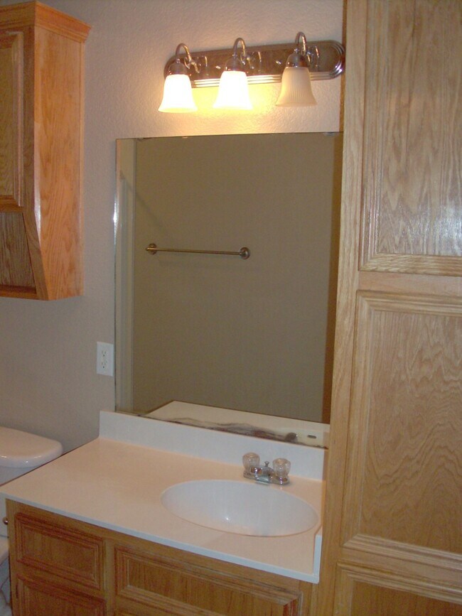 Building Photo - Well-Maintained Home Near Clear Creek Gate...