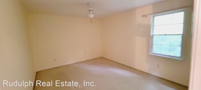 Building Photo - 4 br, 3.5 bath House - 1813 Strawberry Lane