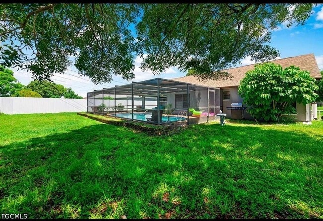 Building Photo - 2206 SE 4th St