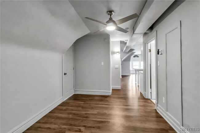 Building Photo - 522 W Ferry St