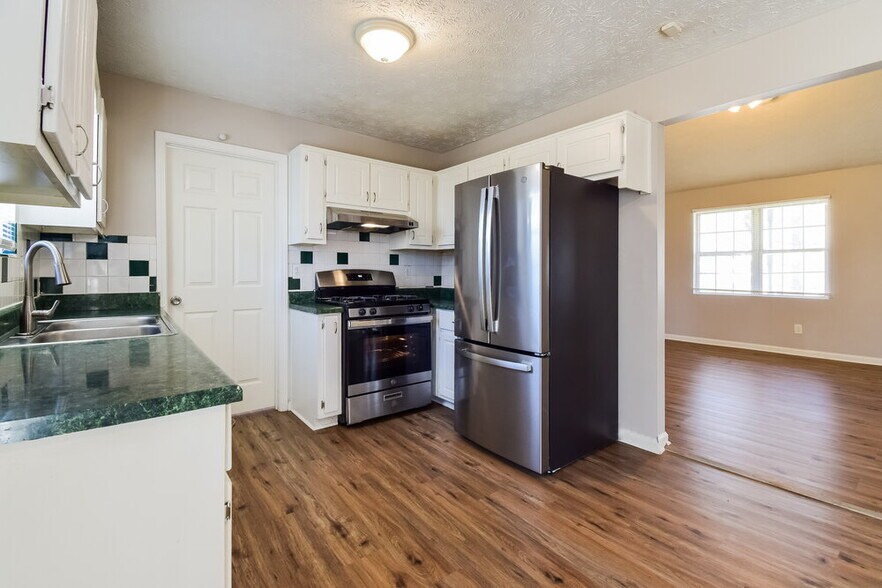 Building Photo - 5215 Austin Pl