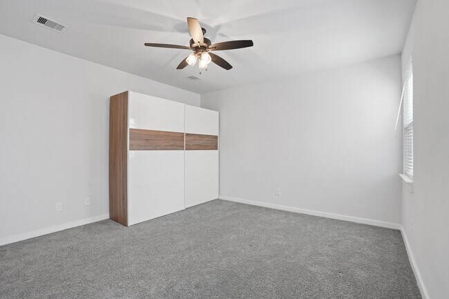 Building Photo - 2107 Pueblito Dr