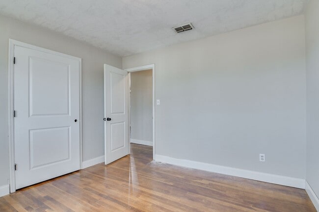 Building Photo - Charming 3-Bedroom, 2-Bath Home on a Corner Lot with Spacious Backyard