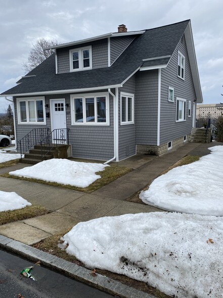 Primary Photo - 69 Dustin St