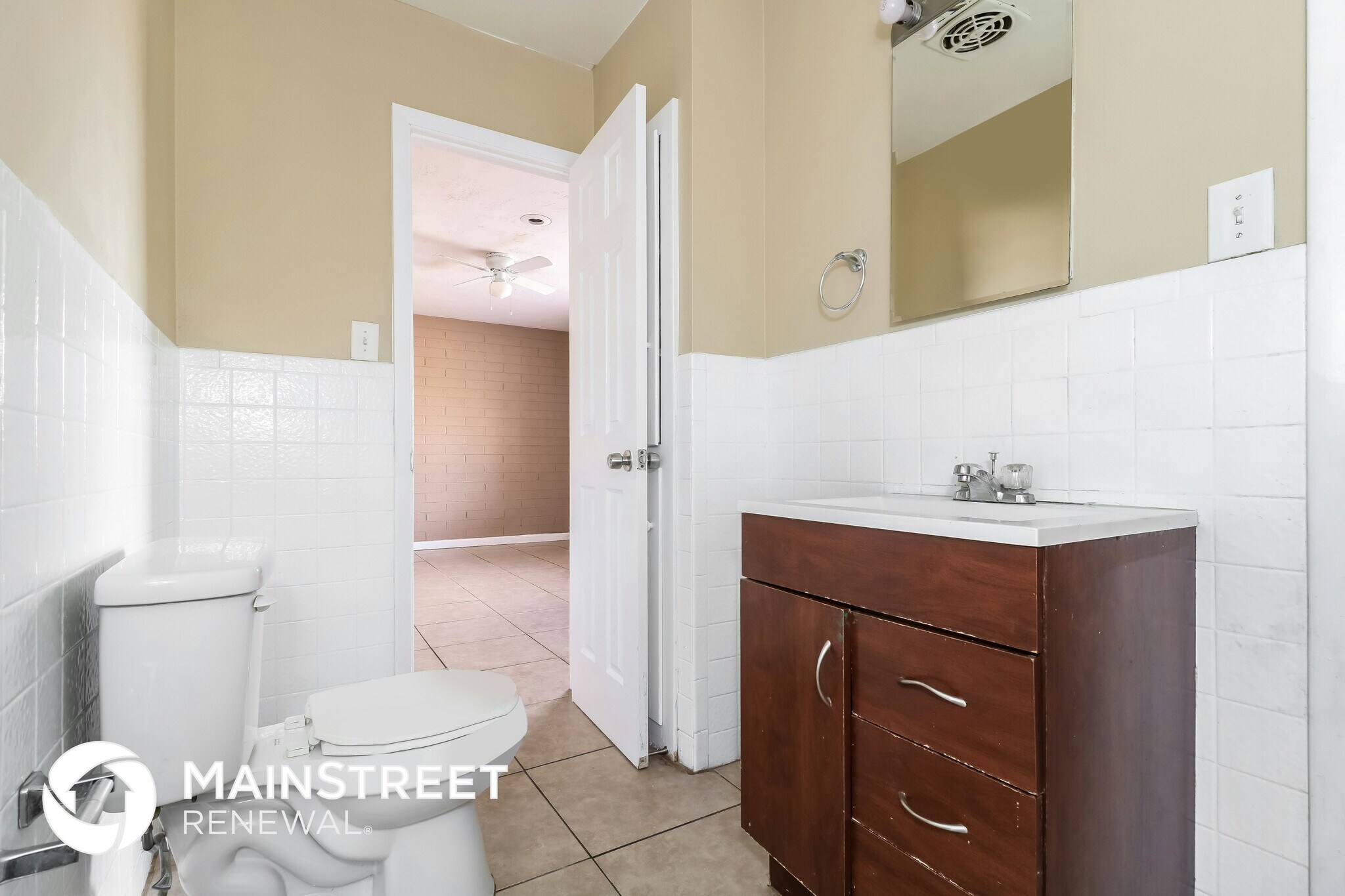 Building Photo - 6136 W Clarendon Ave