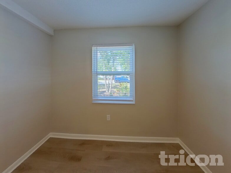 Building Photo - 4460 49th Ave N